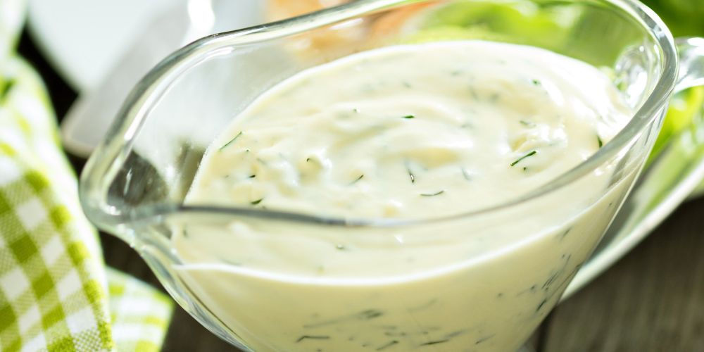 Caesar salad là gì? Cách làm salad xốt caesar đơn giản, chuẩn vị
