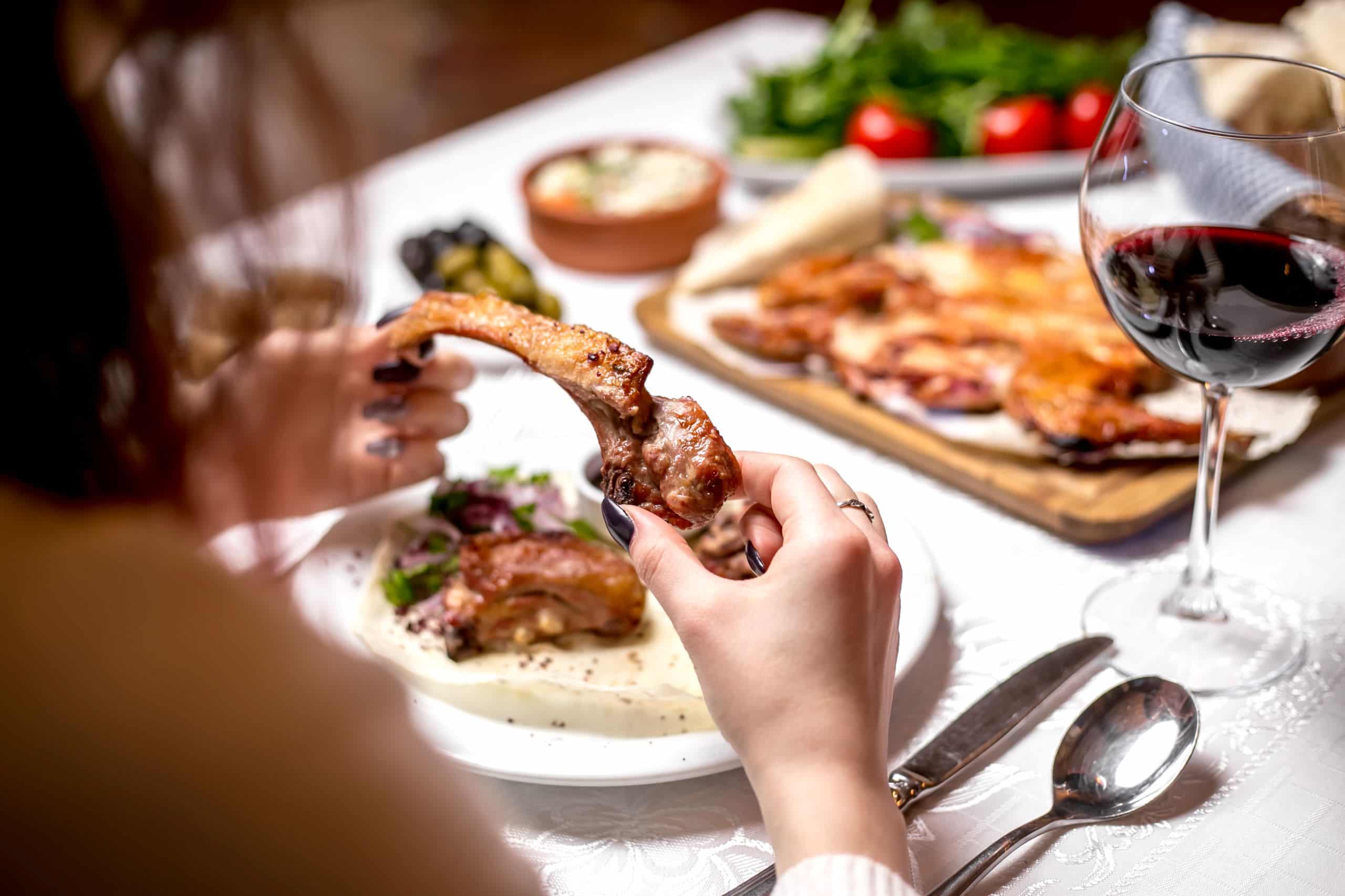 8/3 ăn gì? Gợi ý món ngon, tiết kiệm cho gia đình và cặp đôi