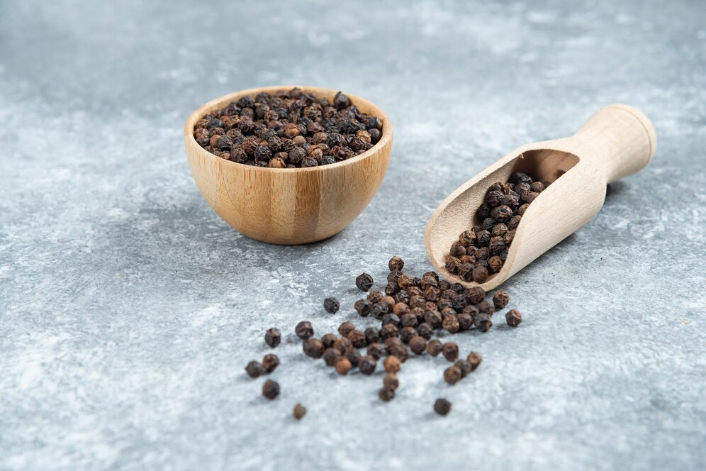 Chuẩn bị tiêu đen làm xốt tiêu đen