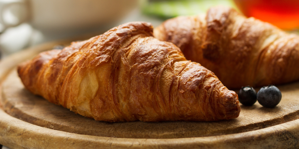 Croissant là món bánh nổi tiếng bắt nguồn từ nước Pháp