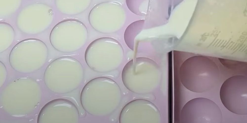 Định hình phô mai bằng khuôn silicon