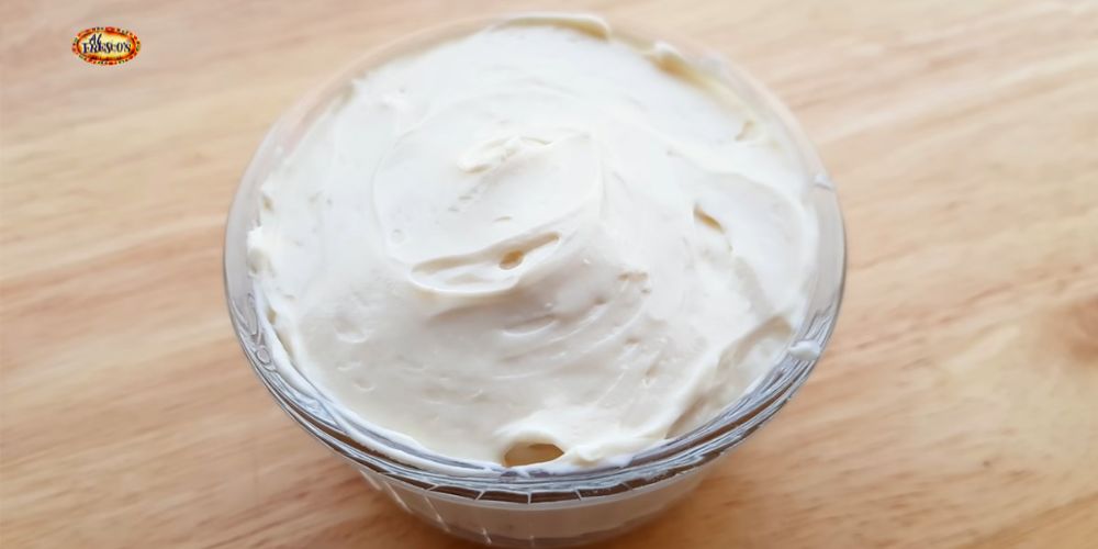 Làm kem cream cheese cho bánh Red Velvet