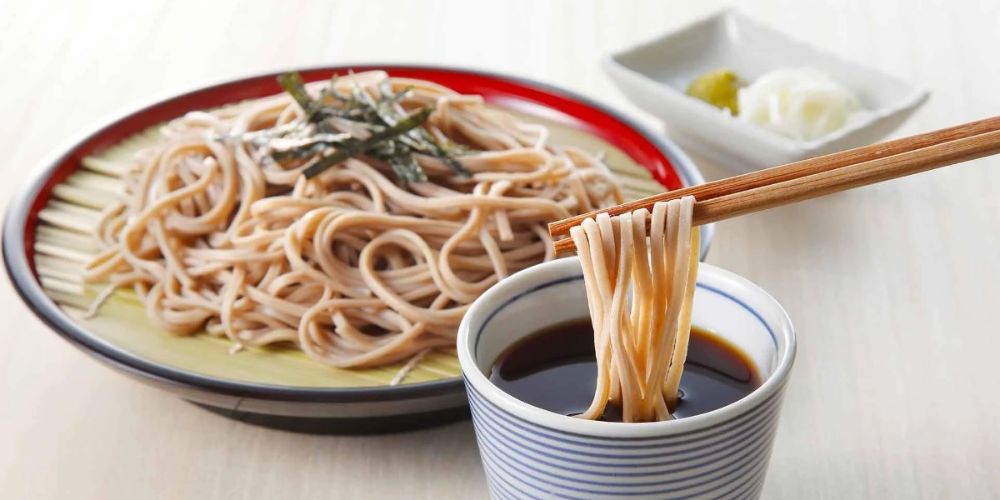 Mỳ soba lạnh đều mang điểm chung là sự thanh mát, dễ ăn 