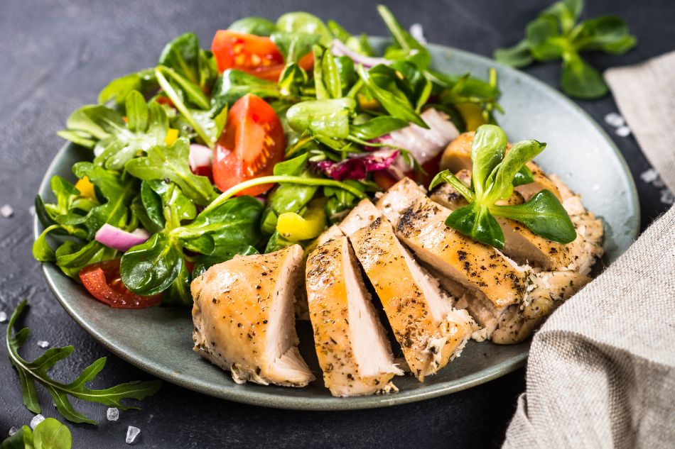 Nguyên liệu cần chuẩn bị để làm salad ức gà