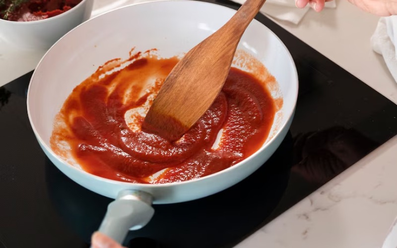 Nấu xốt cà chua