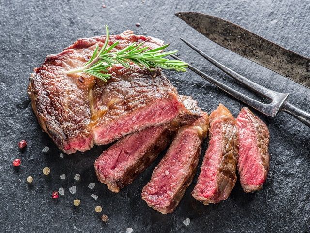 Rib eye mọng nước sau khi nấu