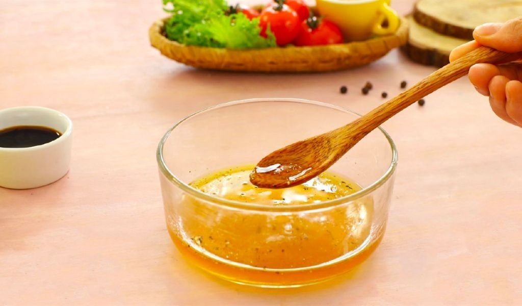 Salad ức gà với xốt dầu giấm