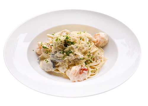 Spaghetti Seafood with Creamy Garlic