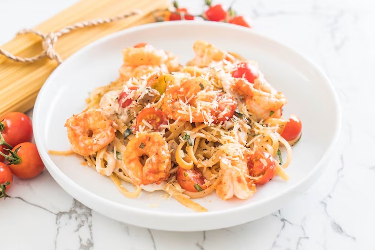 Spaghetti Seafood with Creamy Garlic