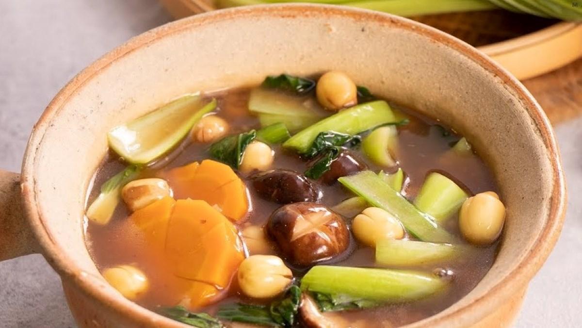 Súp hạt sen thanh nhã và bổ dưỡng