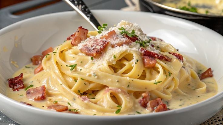 thuog thuc mon my y carbonara