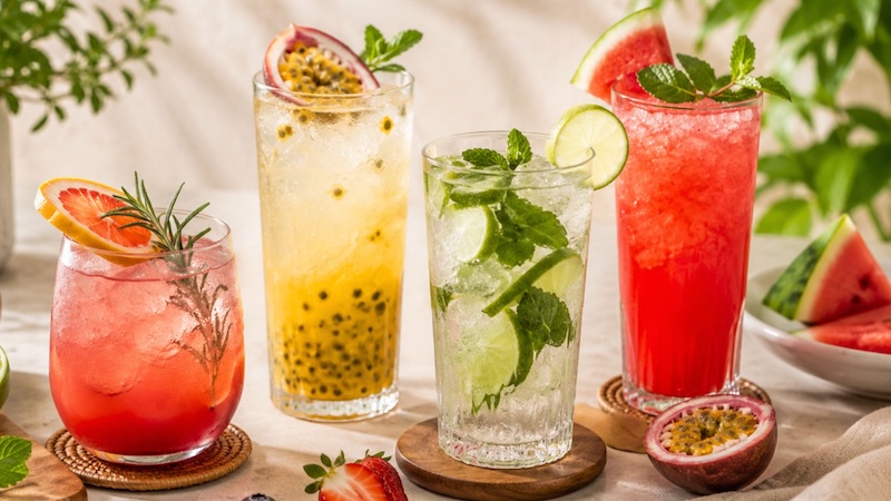 Mocktail là thức uống không cồn kết hợp từ trái cây, thảo mộc và nhiều nguyên liệu tự nhiên