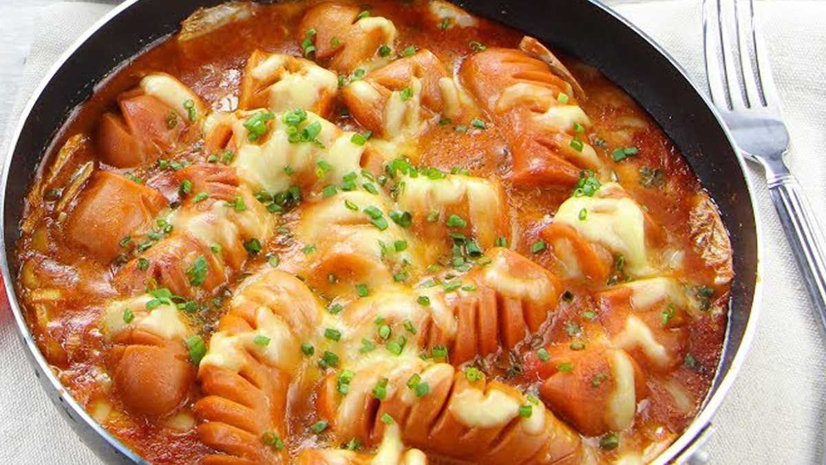 Xúc xích đút lò phô mai