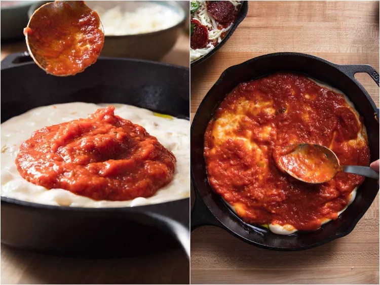 quết xốt cà chua lên đế bánh pizza