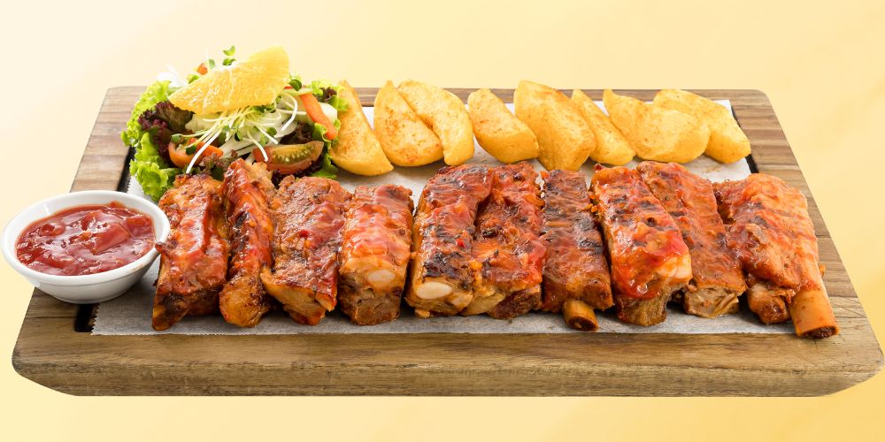 Thưởng thức cùng sườn nướng BBQ để tăng độ đậm đà cho bữa ăn