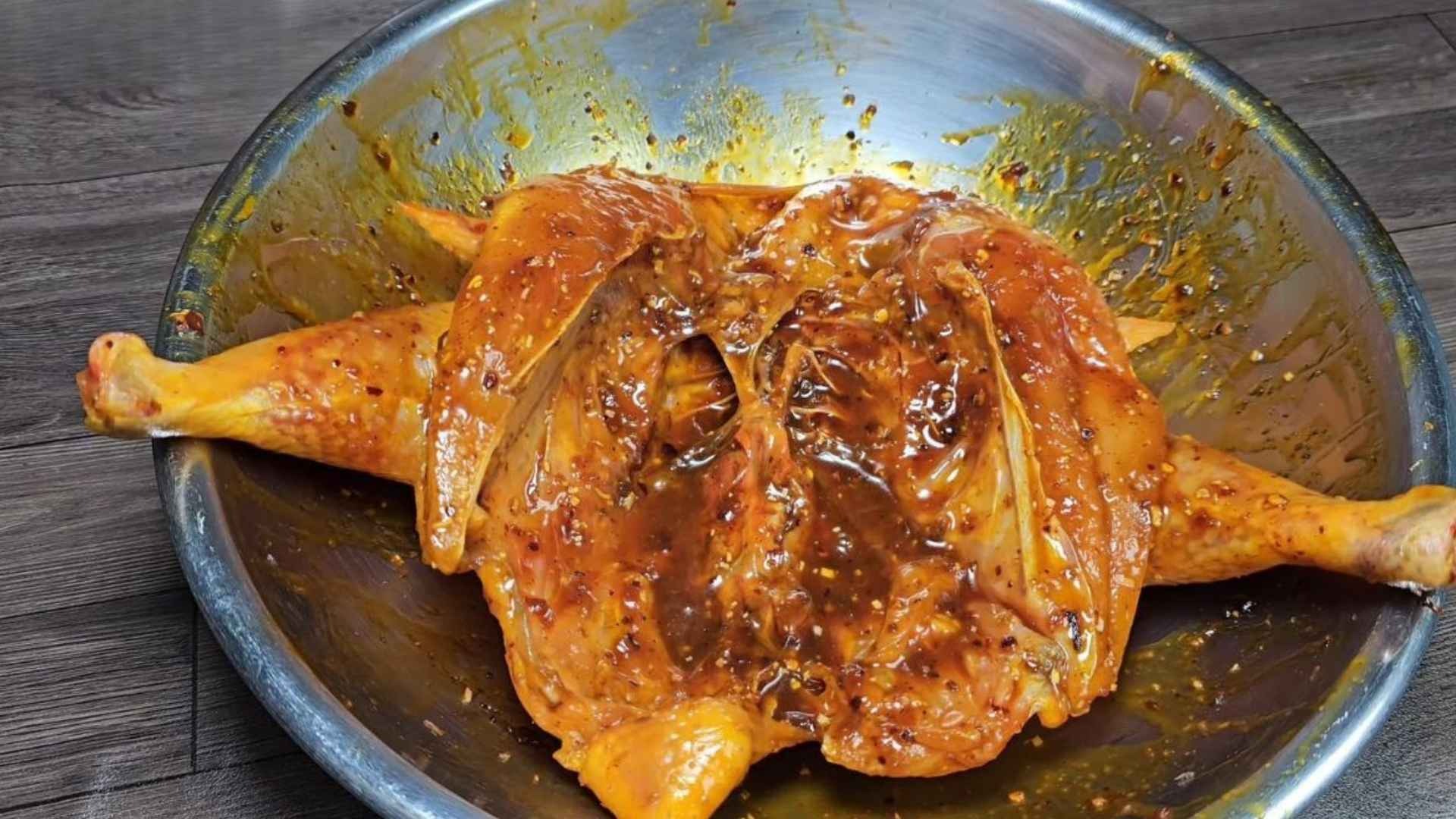 ướp gà khi nướng gà bằng nồi chiên không dầu