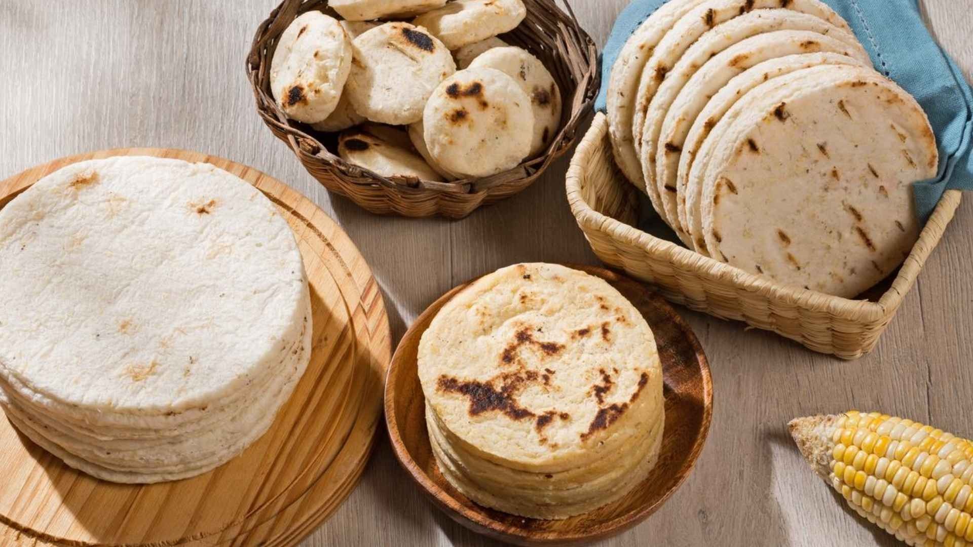 bánh tortilla bắp và bánh tortilla bột mì