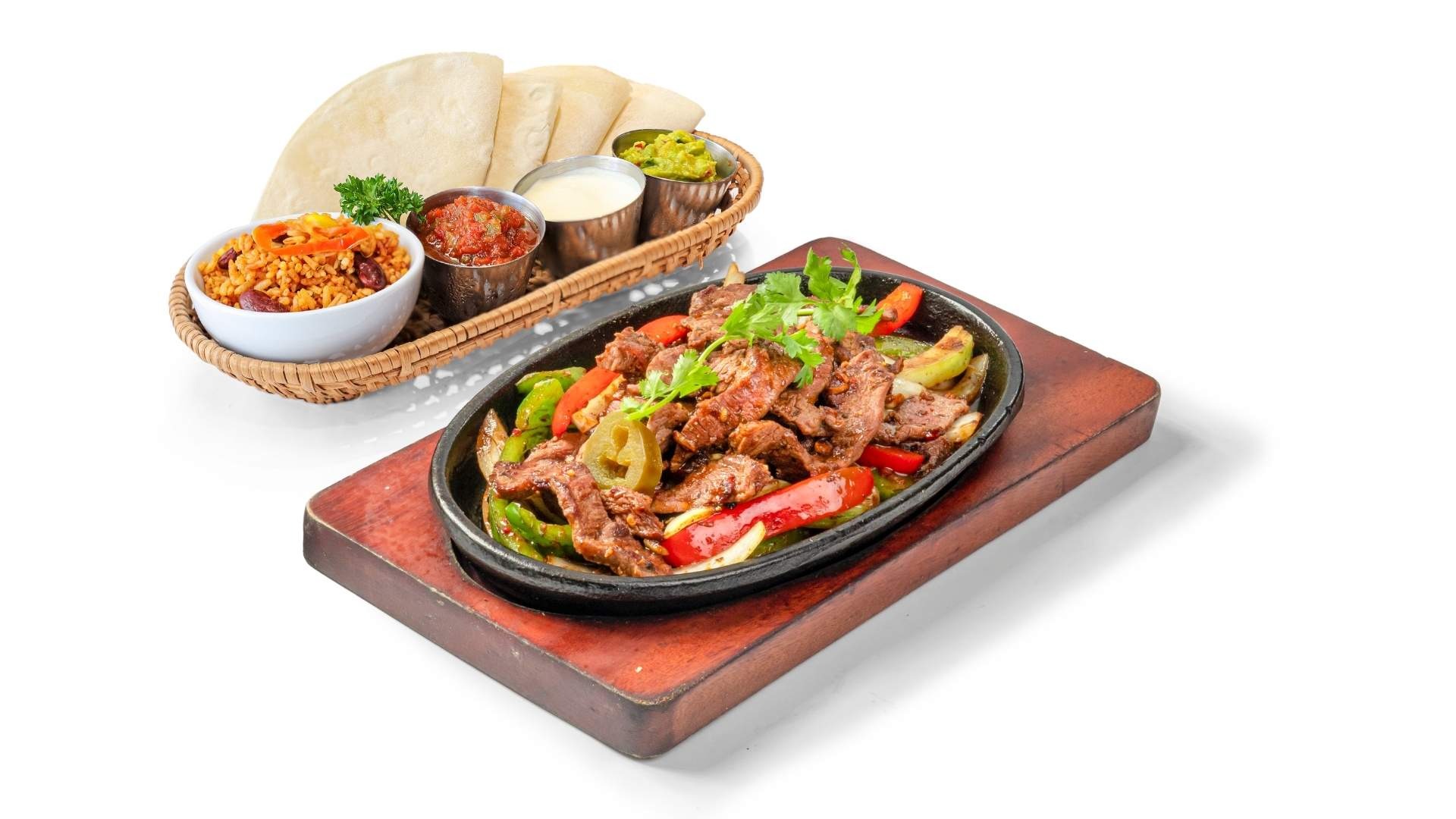 Beef Fajitas gồm thịt bò, ớt chuông và hành tây