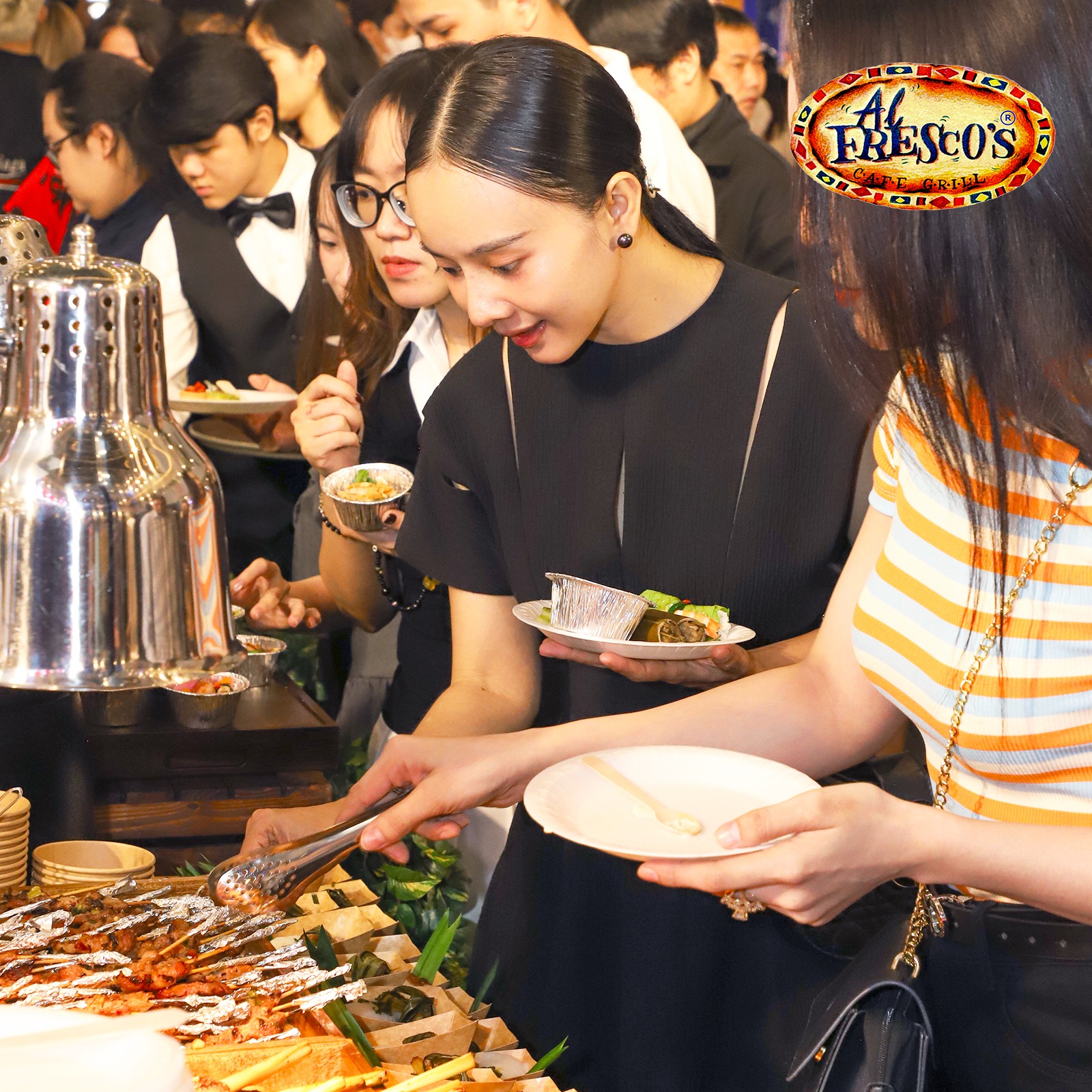 Tiệc buffet gắn kết mọi người