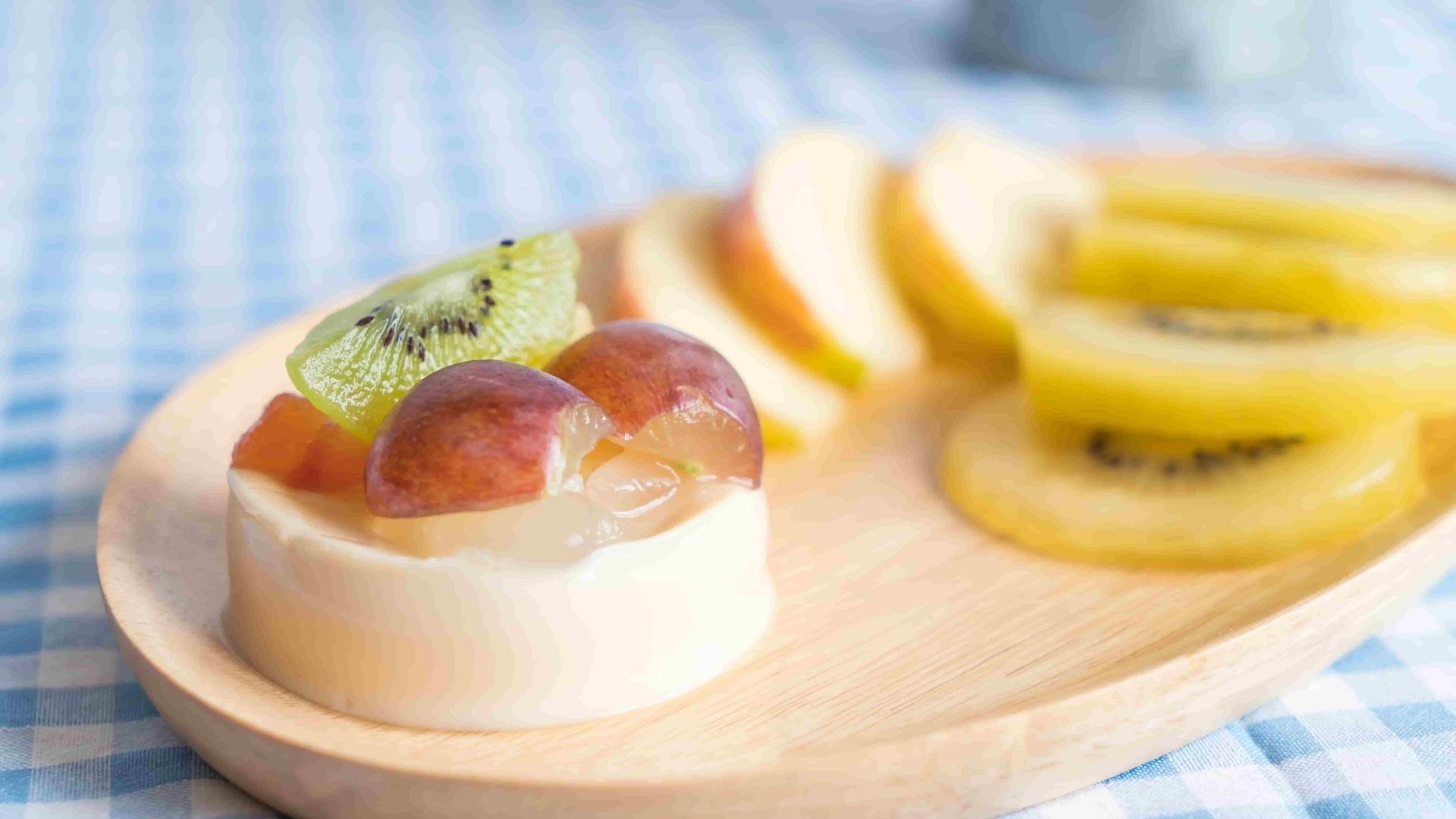 Để pudding nguội tự nhiên rồi làm lạnh 1-2 giờ trước khi thưởng thức