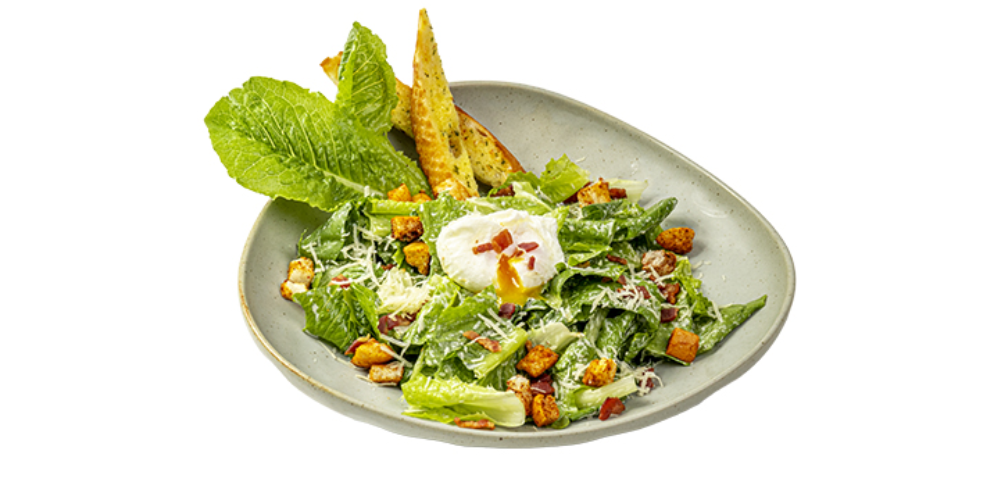 Salad tươi ngon ăn kèm với pizza
