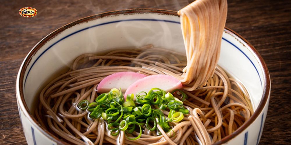 Thưởng thức mỳ Soba nóng