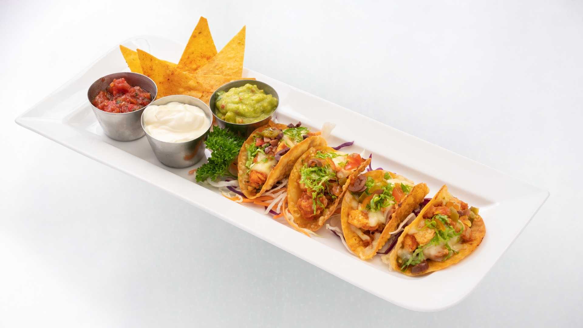 Crispy Mini Tacos đậm vị cùng nhiều loại xốt