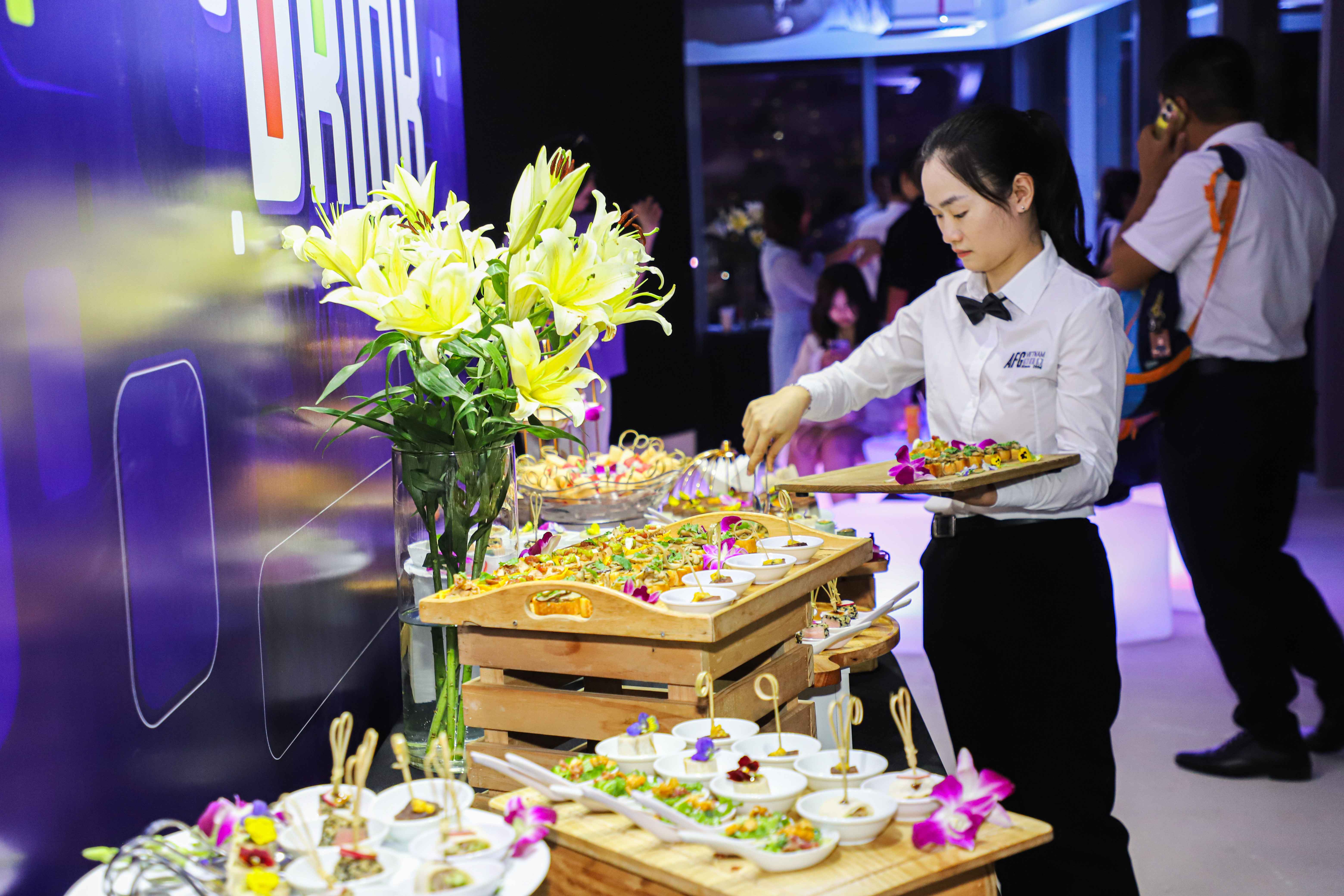 Tiệc finger food được bày trí bắt mắt