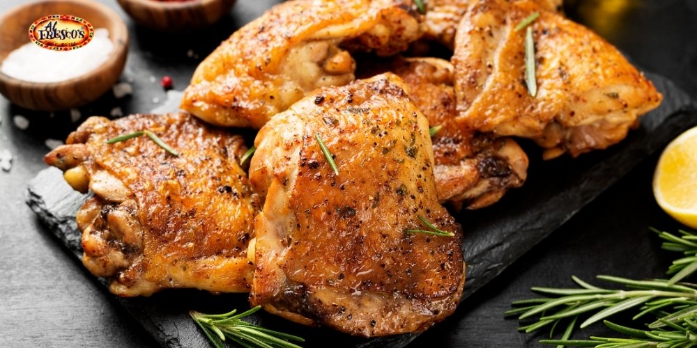Thịt gà nướng thơm lừng với các loại thảo mộc, mang hương vị thanh nhẹ chuẩn Âu
