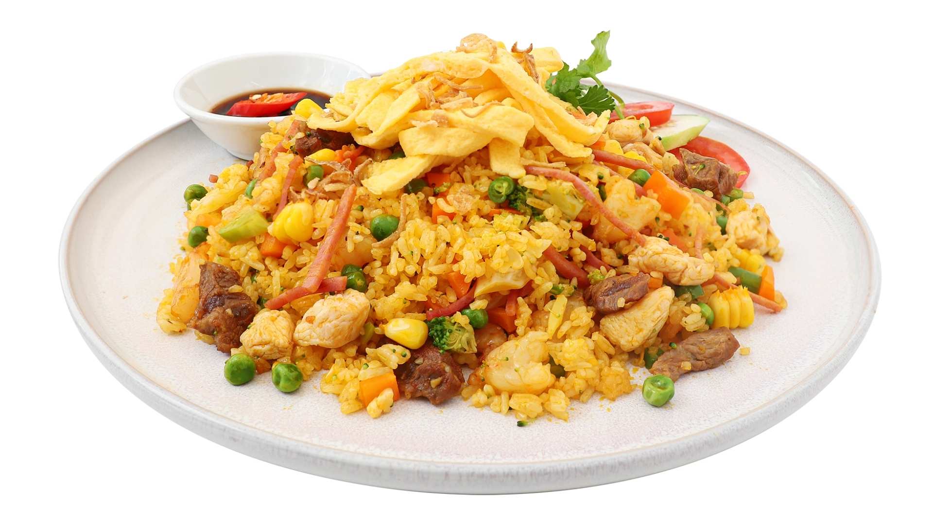 Combination Fried Rice là món cơm chiên tổng hợp gồm thịt bò, thịt gà, tôm