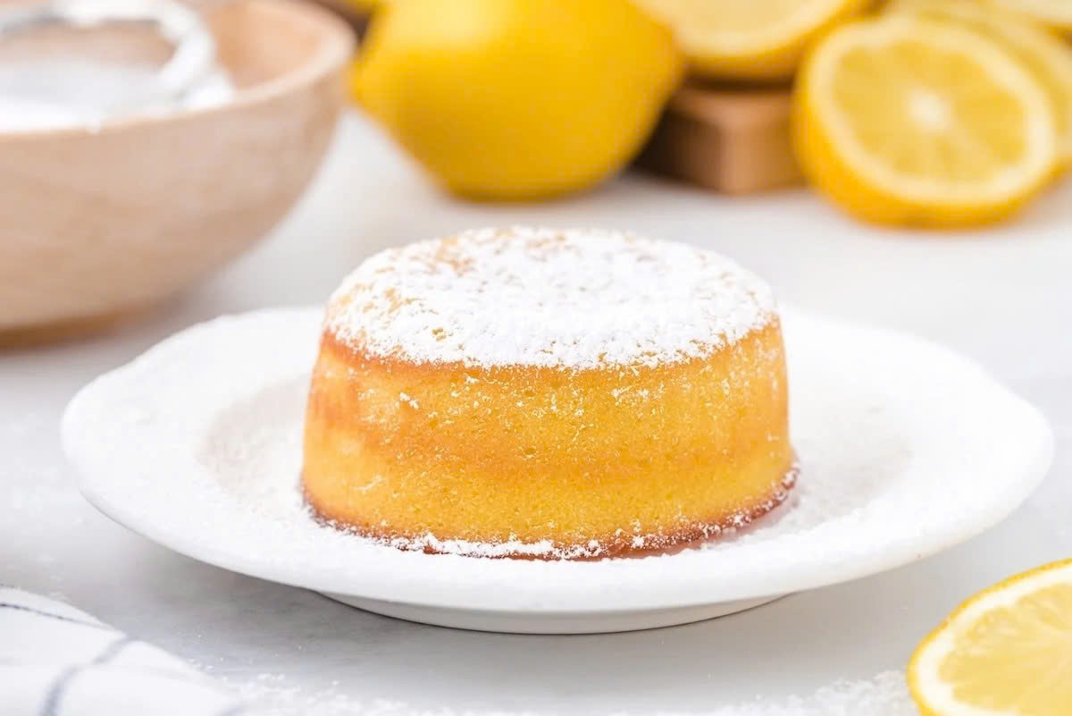 Lemon lava cake