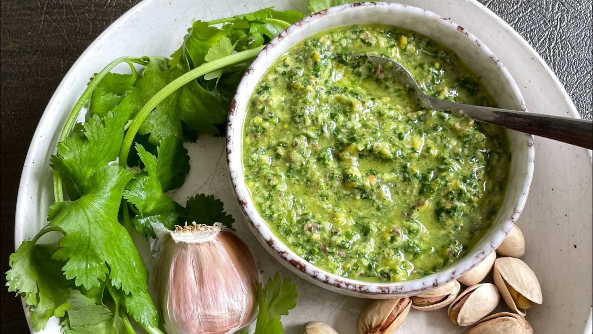 Mẹo Làm Xốt Pesto Xanh Đẹp, Không Bị Đắng