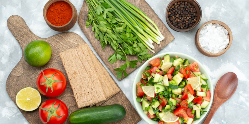 Nguyên liệu làm Salad Cá Ngừ ngâm dầu với trứng luộc