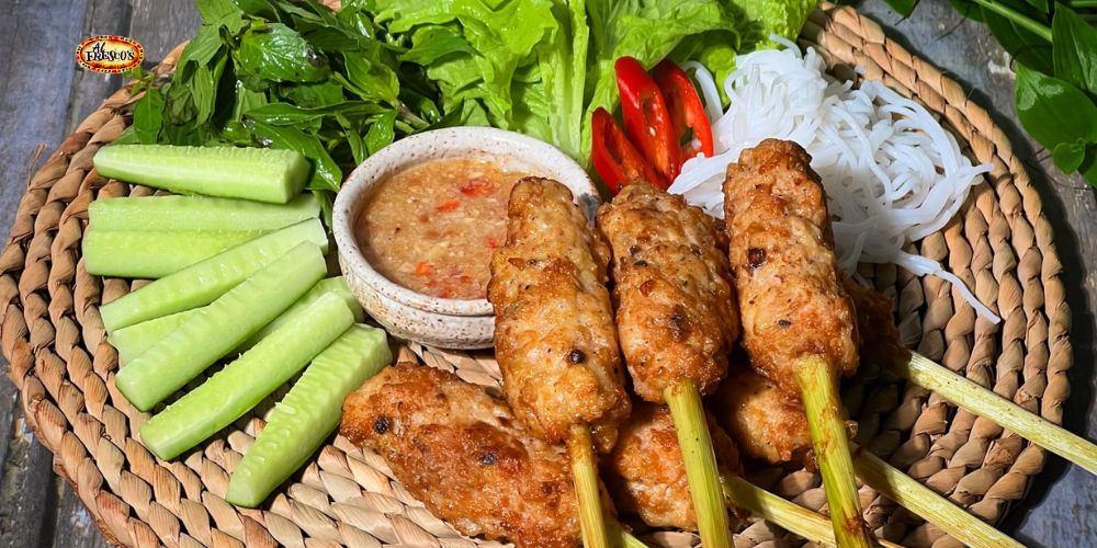 Nước chấm là điểm nhấn cho món chạo tôm