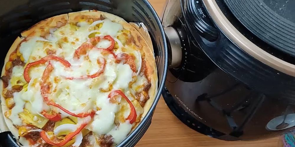 Nướng pizza đông lạnh bằng nồi chiên không dầu
