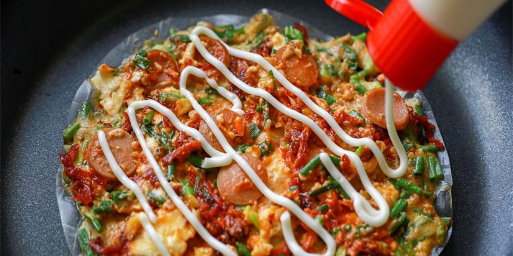 Nướng pizza mini từ bánh tráng hoặc bánh pitta bằng nồi chiên không dầu