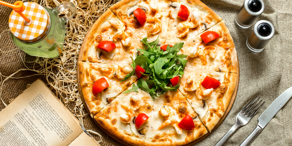 Pizza gà phô mai thơm ngon sau khi nướng