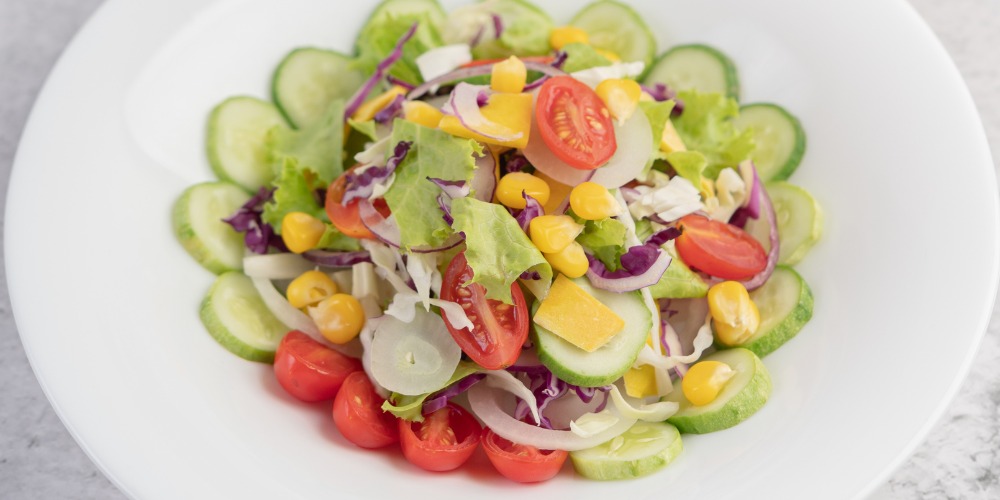 Salad rau củ trộn mayonnaise ít béo