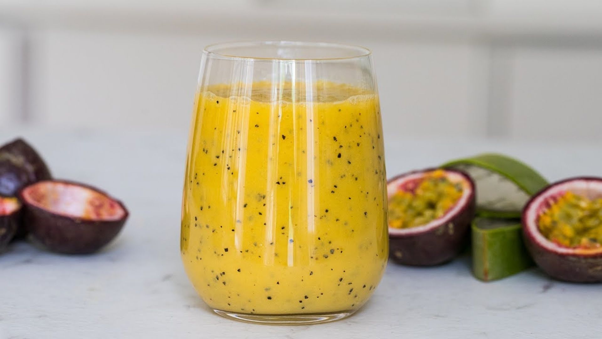Sinh tố xoài chanh dây lạ miệng, thơm ngon