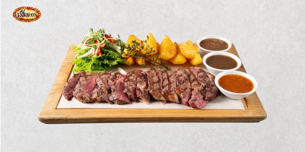 Steak và các món nướng đậm vị, phù hợp cho những bữa trưa cuối tuần hoặc các buổi gặp gỡ cùng người thân và bạn bè