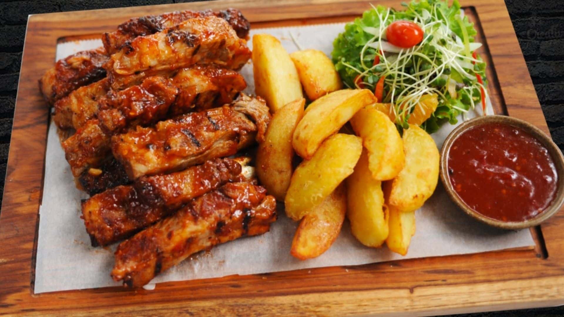 Sườn nướng bữa trưa