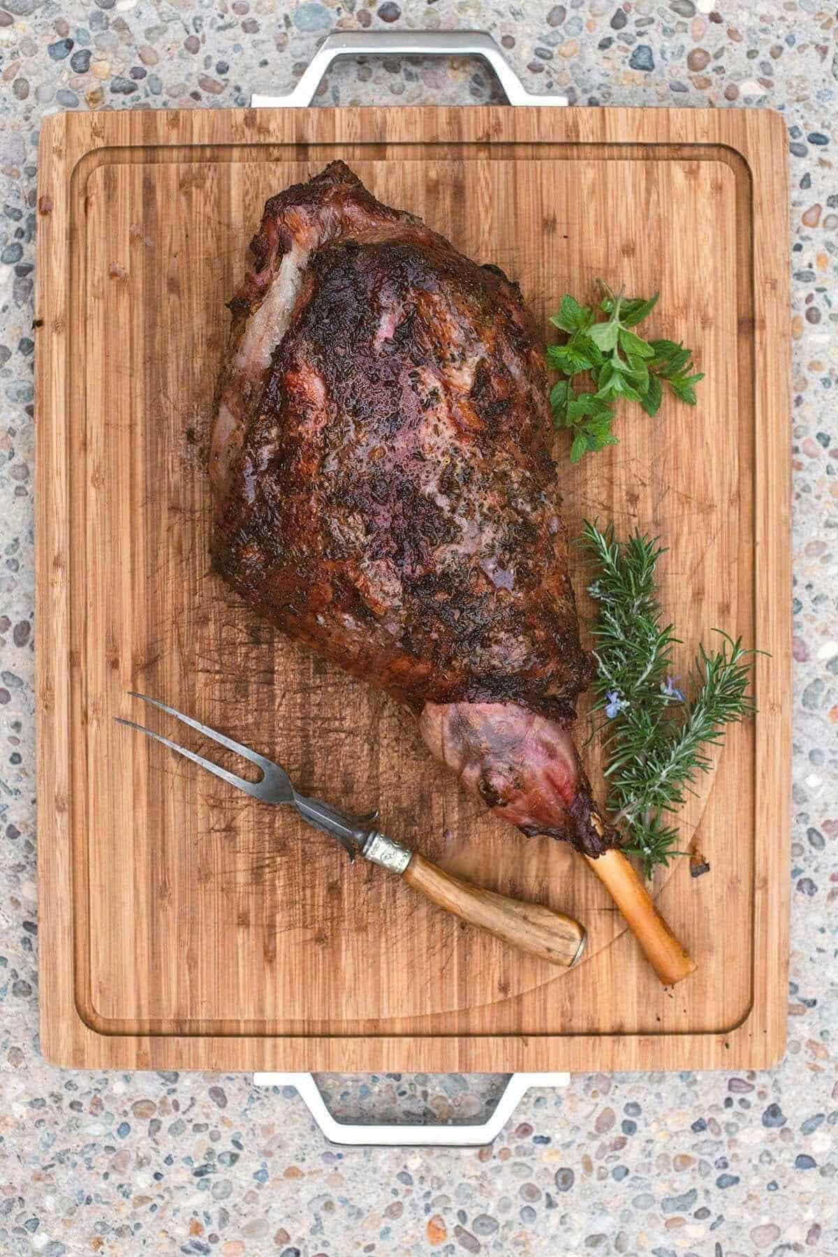 Thịt cừu nướng rosemary thơm lừng thảo mộc