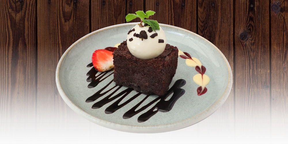 Bánh chocolate brownie ăn kèm kem vani