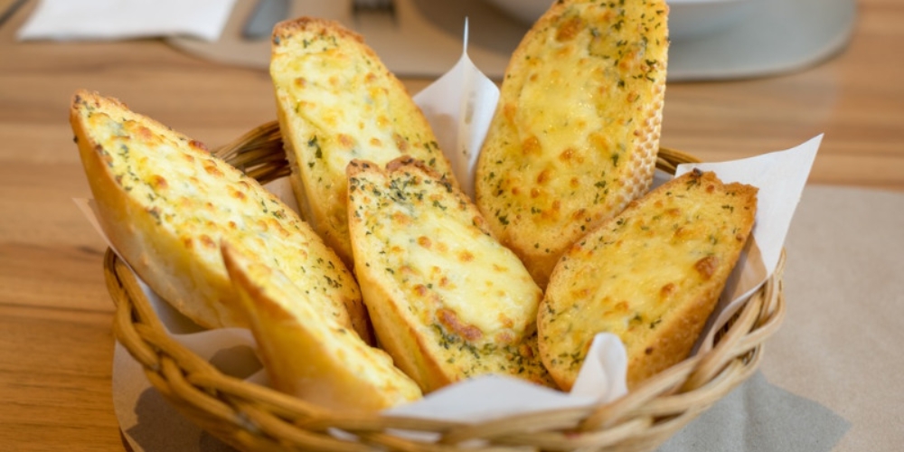 Bánh mì bơ tỏi