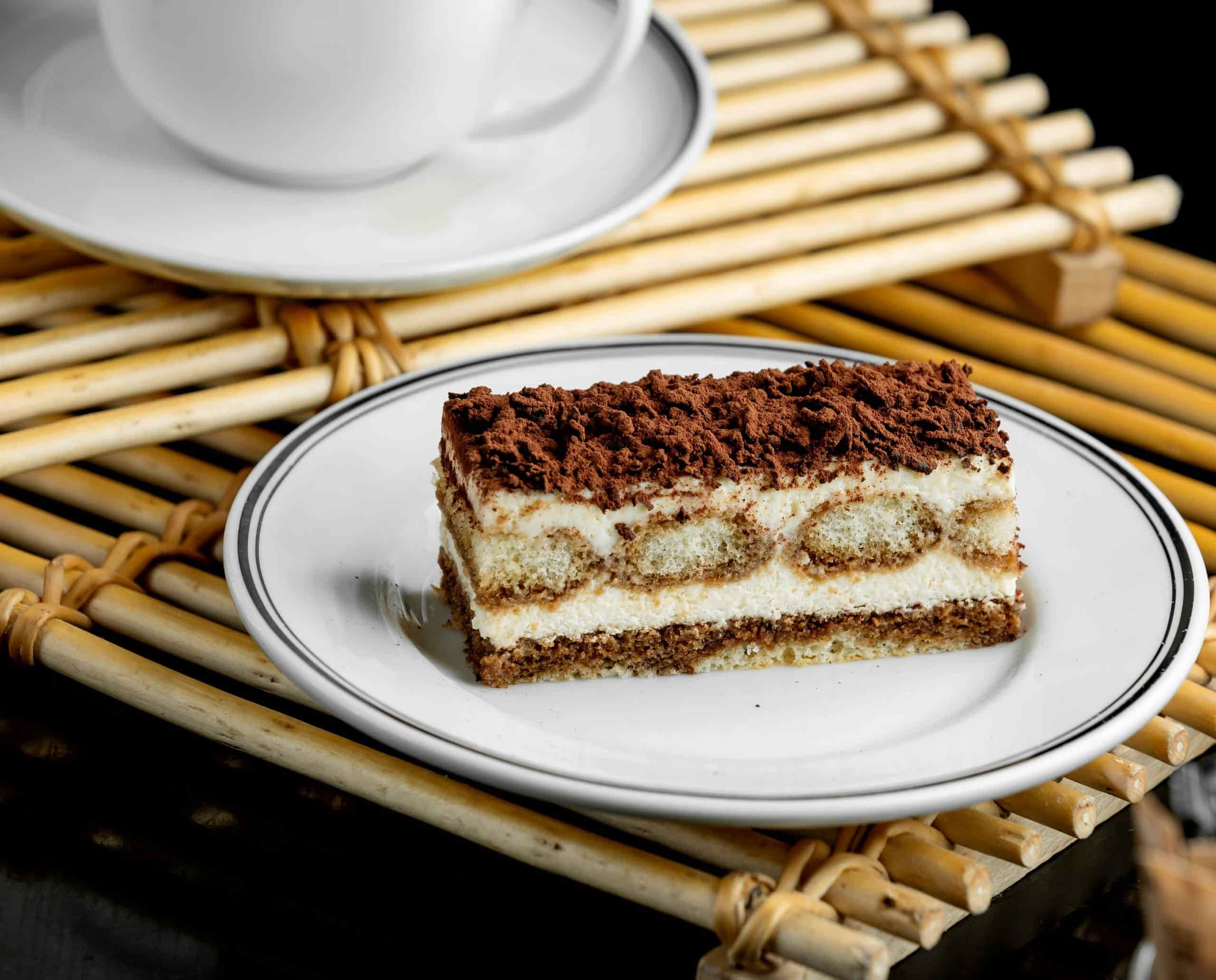 Tiramisu mang vị đắng nhẹ của cà phê espresso, vị béo ngậy của kem mascarpone