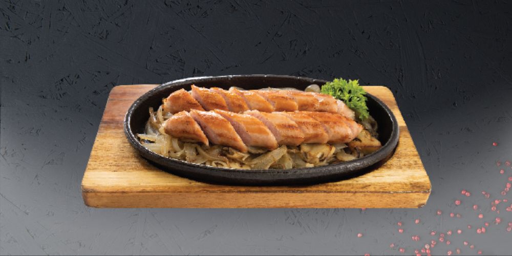 Xúc xích Đức nướng cháy cạnh, đậm vị và chắc bụng